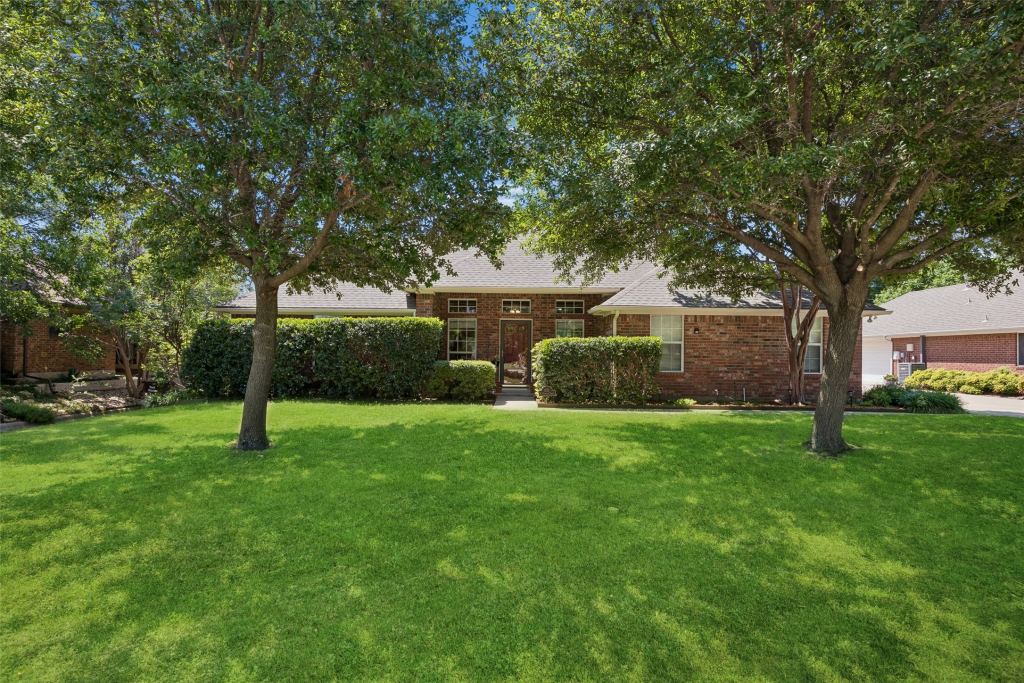 621 W Windsor Drive, Denton, TX 76207 — photo 1