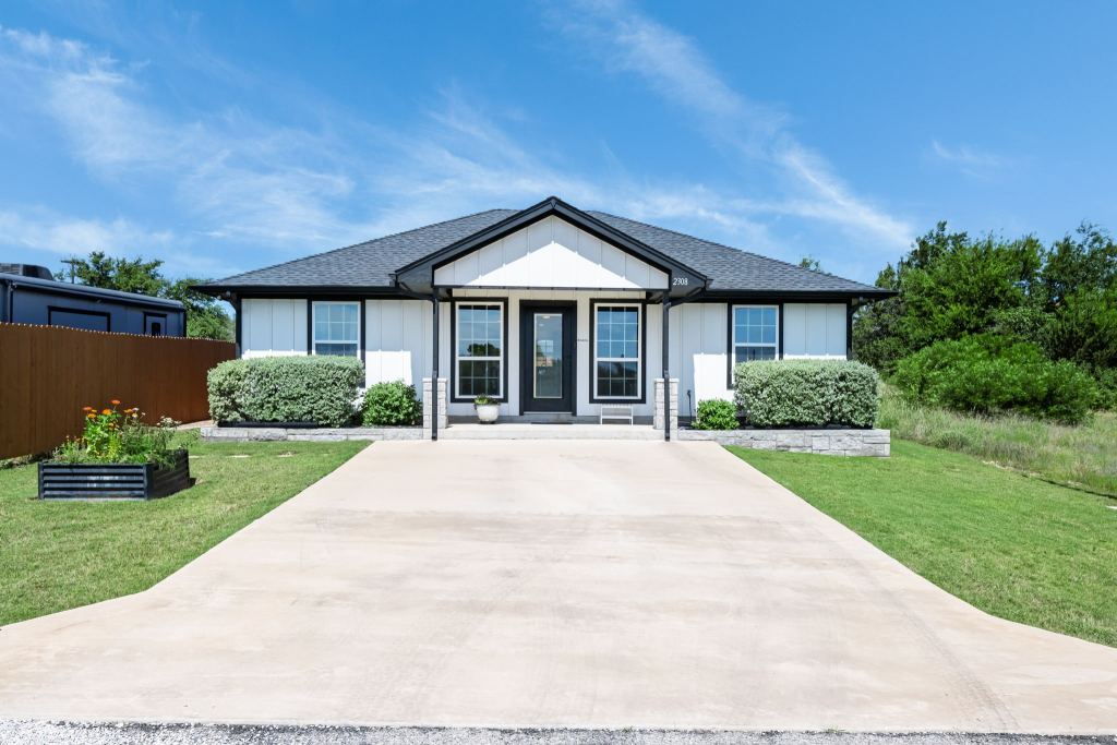 2308 Centaurus Way, Granbury, TX 76048 — photo 1