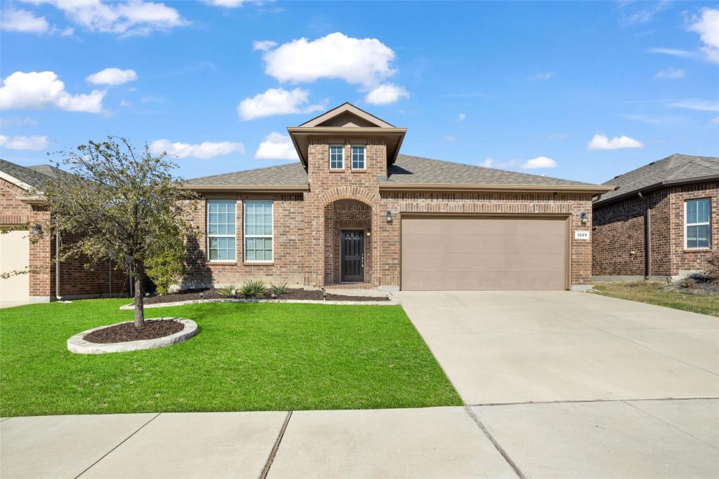 3929 Kennedy Ranch Road, Fort Worth, TX 76262 — photo 1