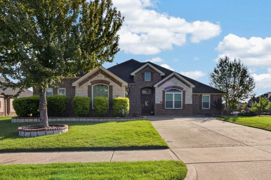 700 Edgewood Drive, DeSoto, TX 75115 — photo 1