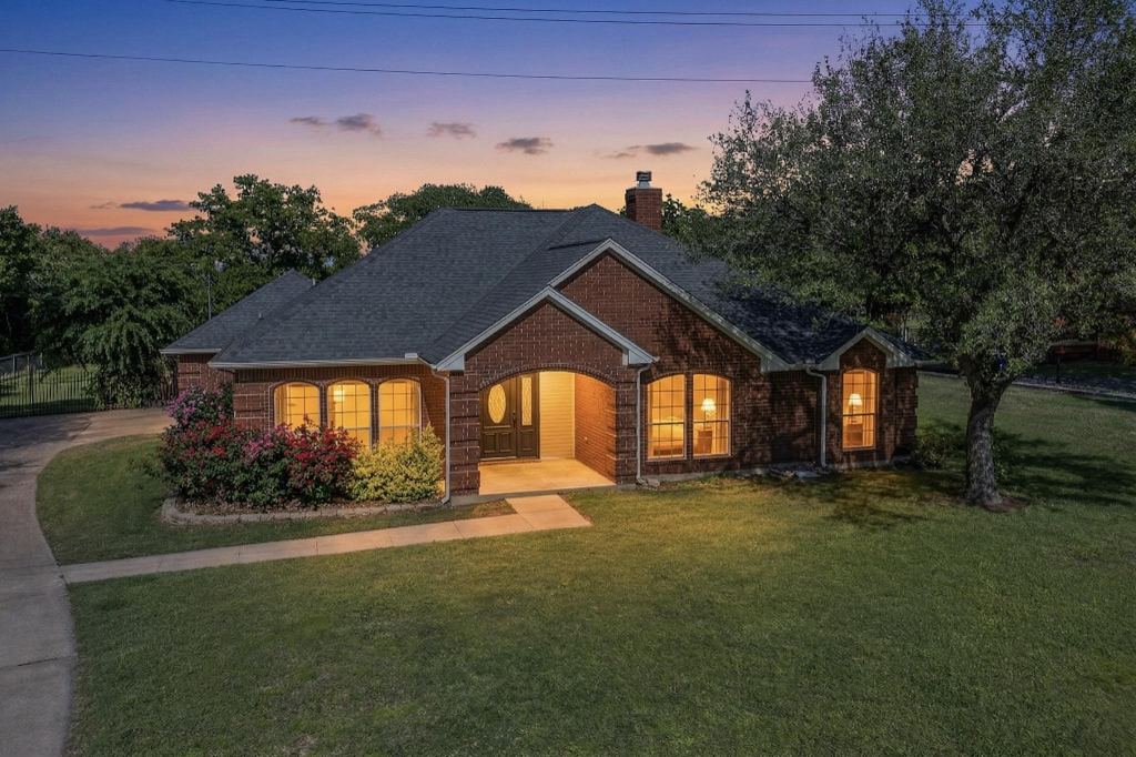 2601 Trail Tree Court, Burleson, TX 76028 — photo 1