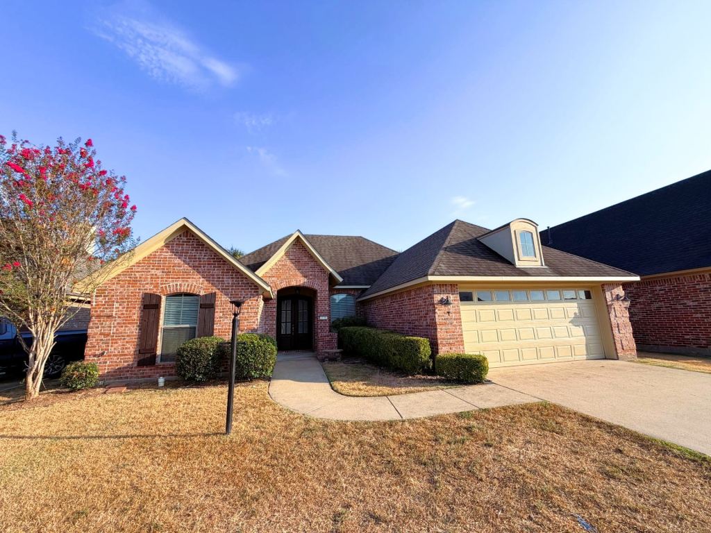 338 Wood Springs