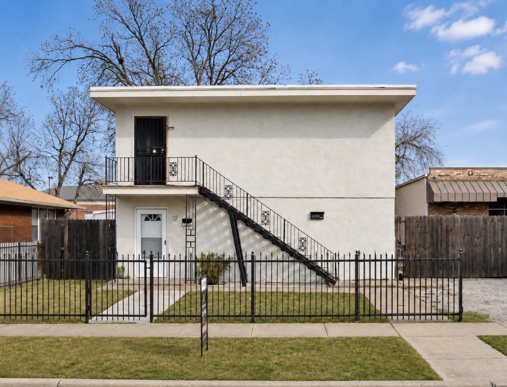 3039 College Avenue, Fort Worth, TX 76110 — photo 1