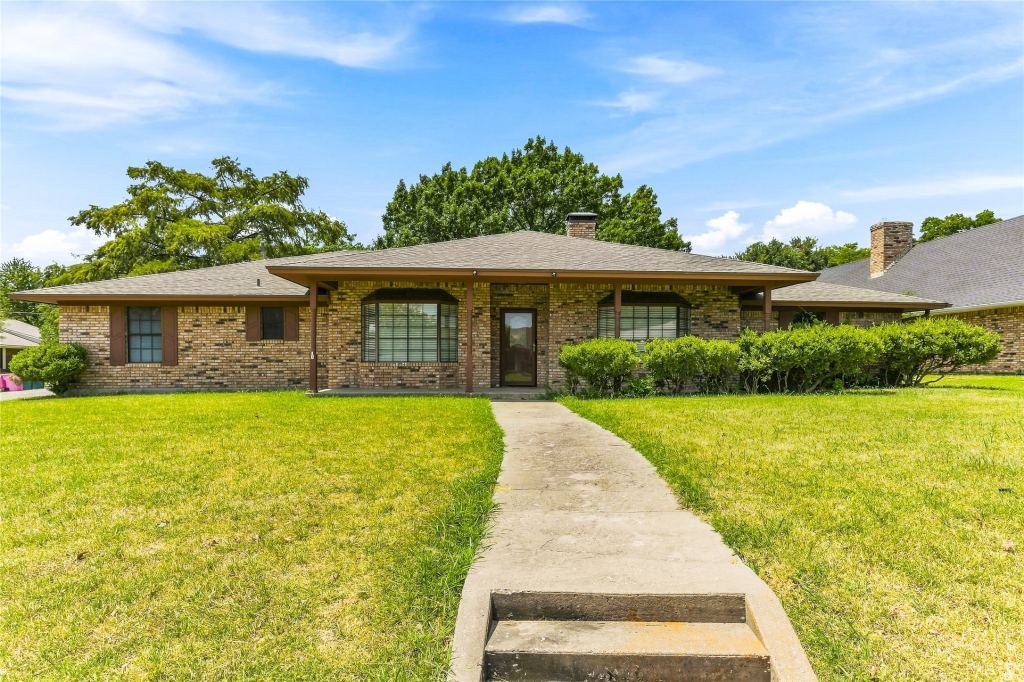 1610 Archer Circle, Sherman, TX 75092 — photo 1