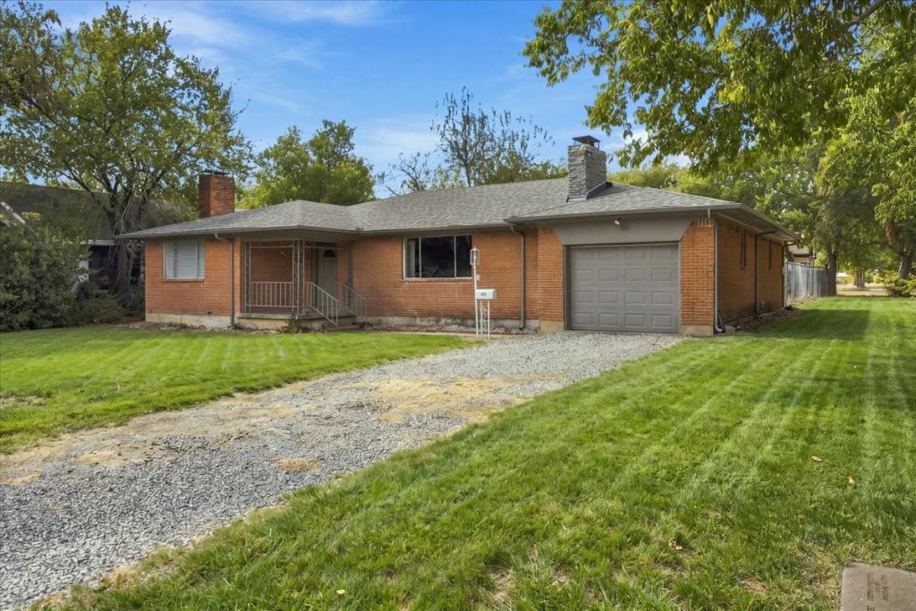 420 N Cleveland Avenue, Sherman, TX 75090 — photo 1