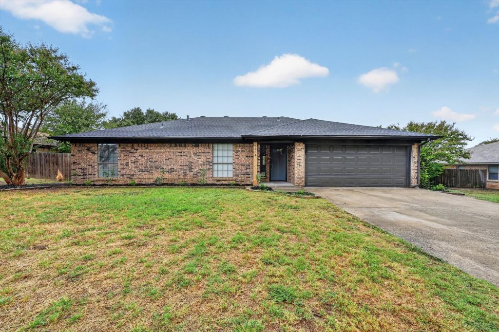 6804 Fair Meadows Drive, North Richland Hills, TX 76182 — photo 1