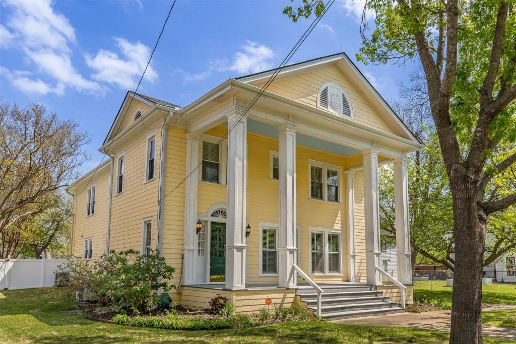 1017 N Woods Street, Sherman, TX 75092 — photo 1