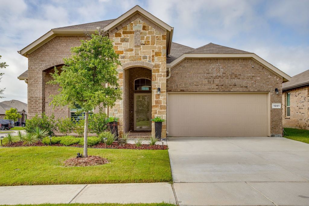 1201 Kerrville Lane
