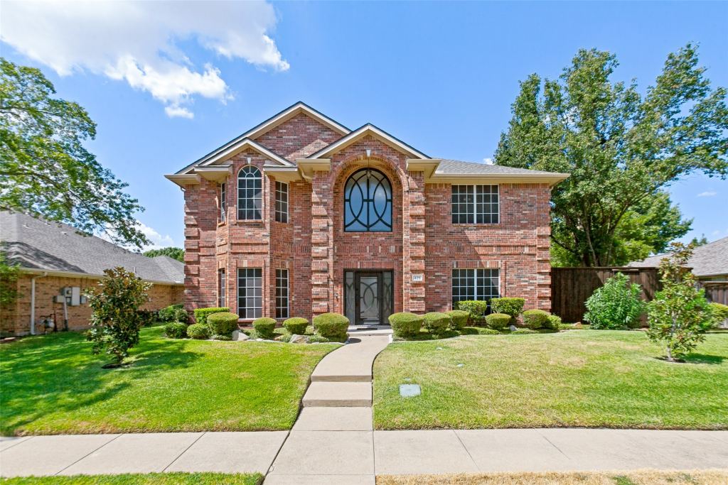 425 Baltusrol Circle, Garland, TX 75044 — photo 1