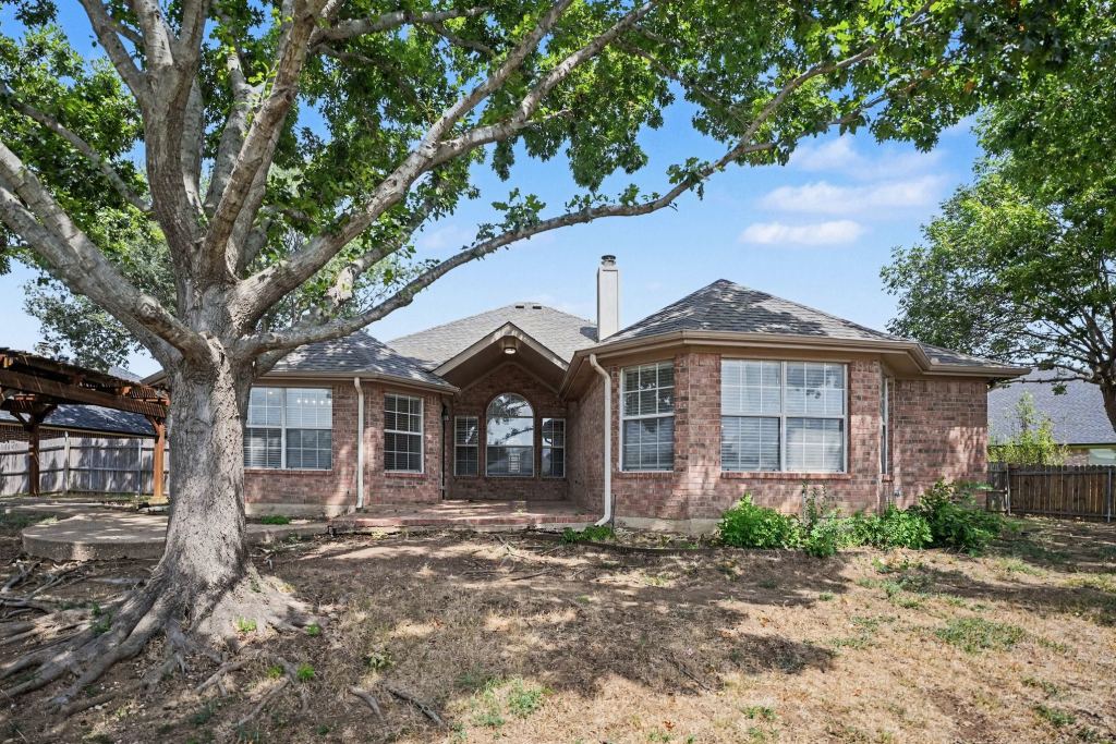 11 Mary Lou Court, Mansfield, TX 76063 — photo 1