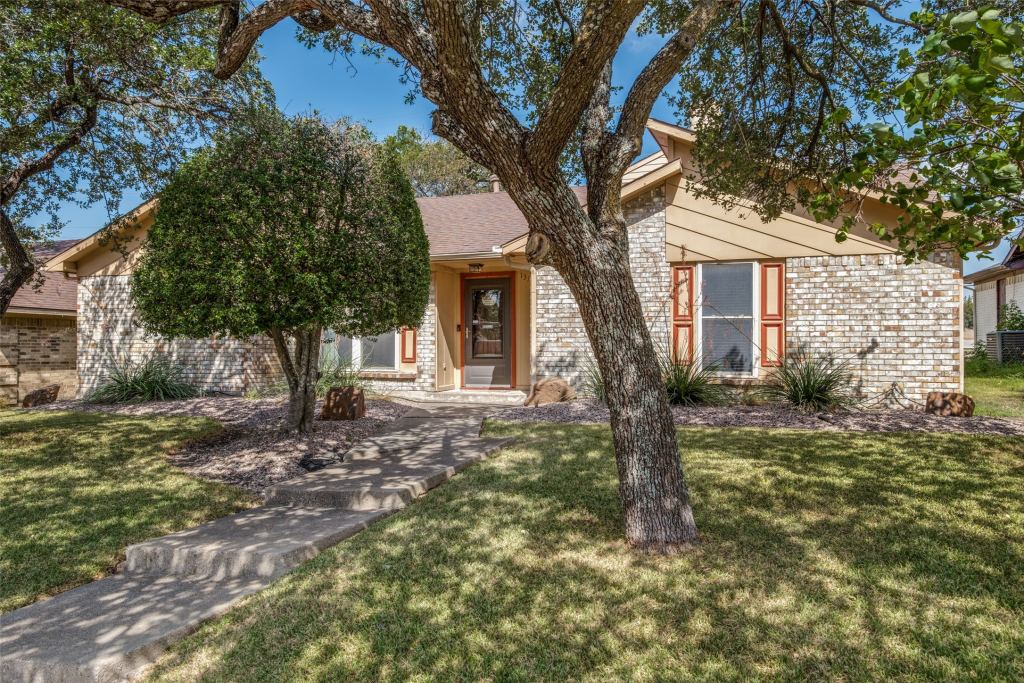 1317 Americana Lane, Mesquite, TX 75150 — photo 1