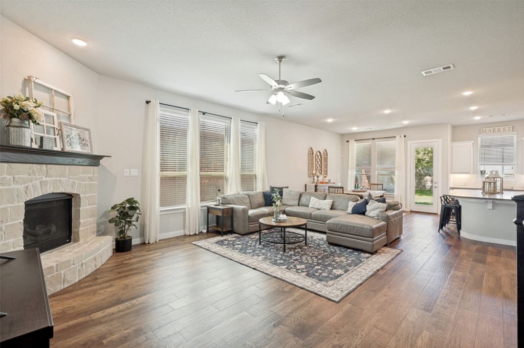 917 Meadows Drive