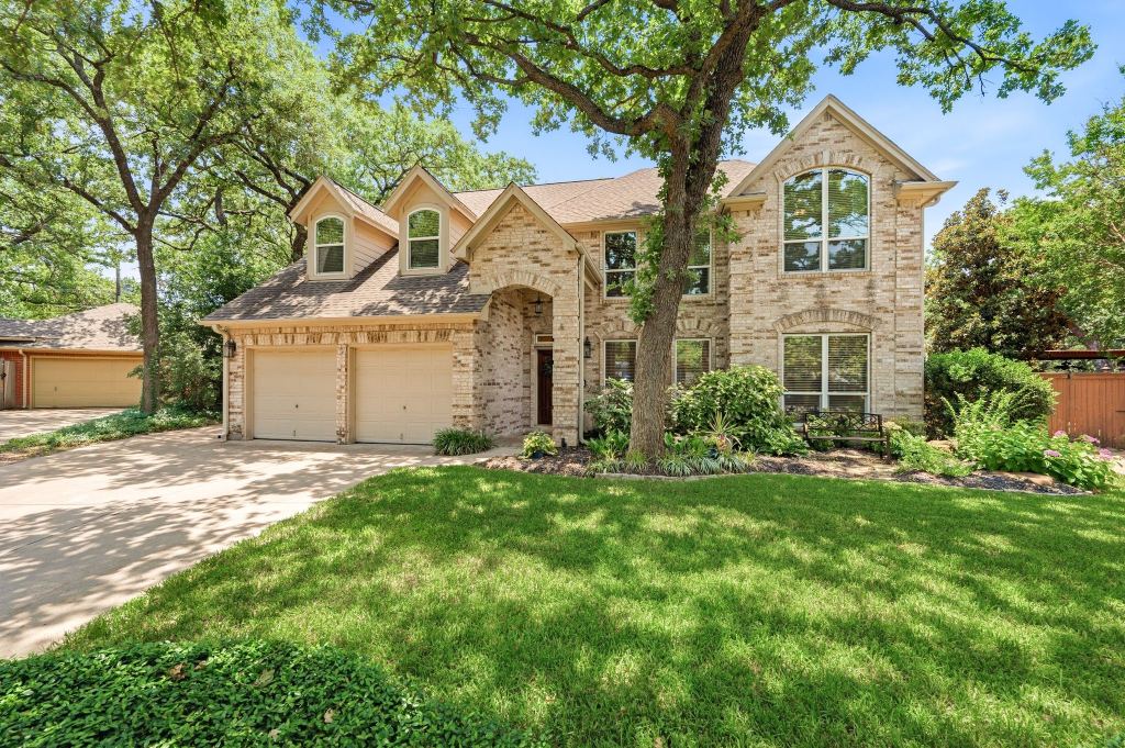 3906 Brookfield Drive, Arlington, TX 76001 — photo 1