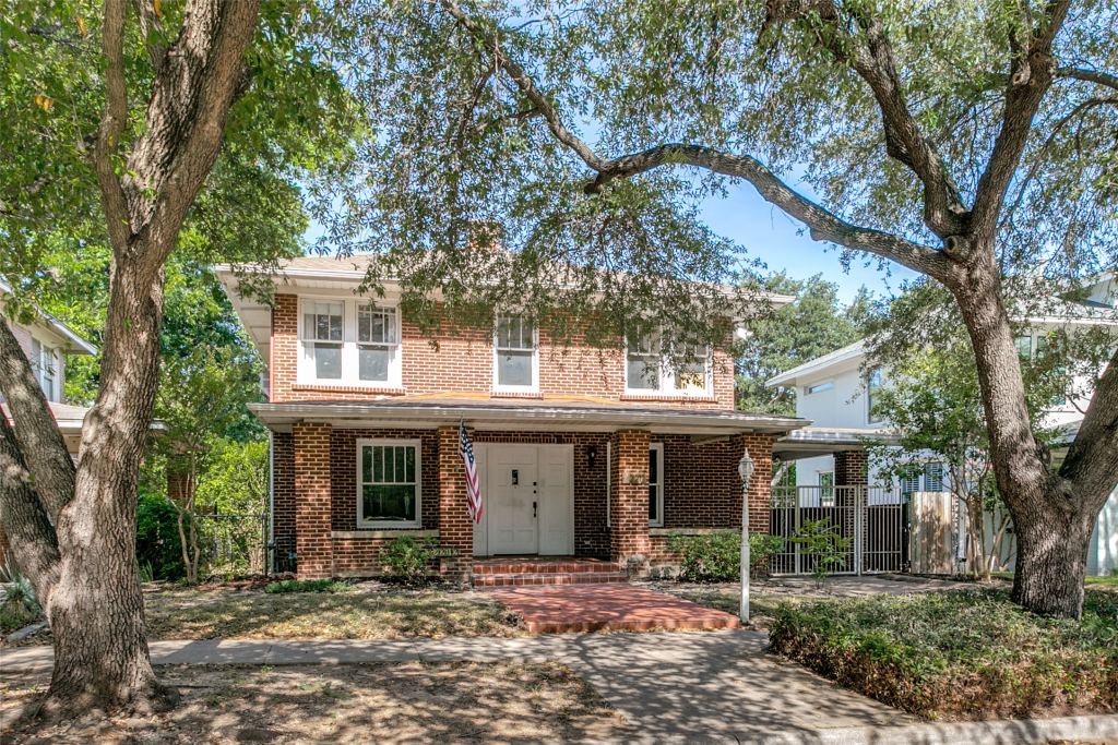 2212 Lipscomb Street, Fort Worth, TX 76110 — photo 1