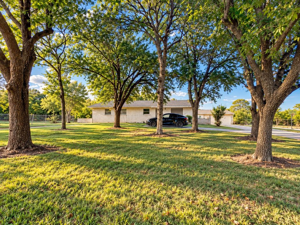 637 S Loop Drive, Cedar Hill, TX 75104 — photo 1