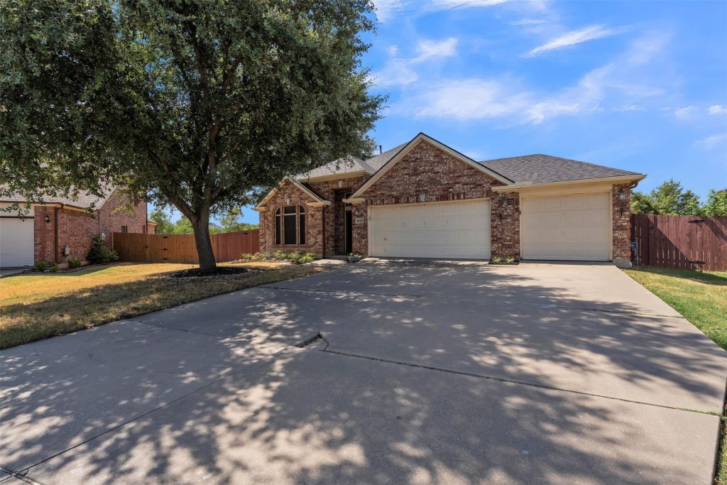 8102 Mansanillo Court, Arlington, TX 76002 — photo 1