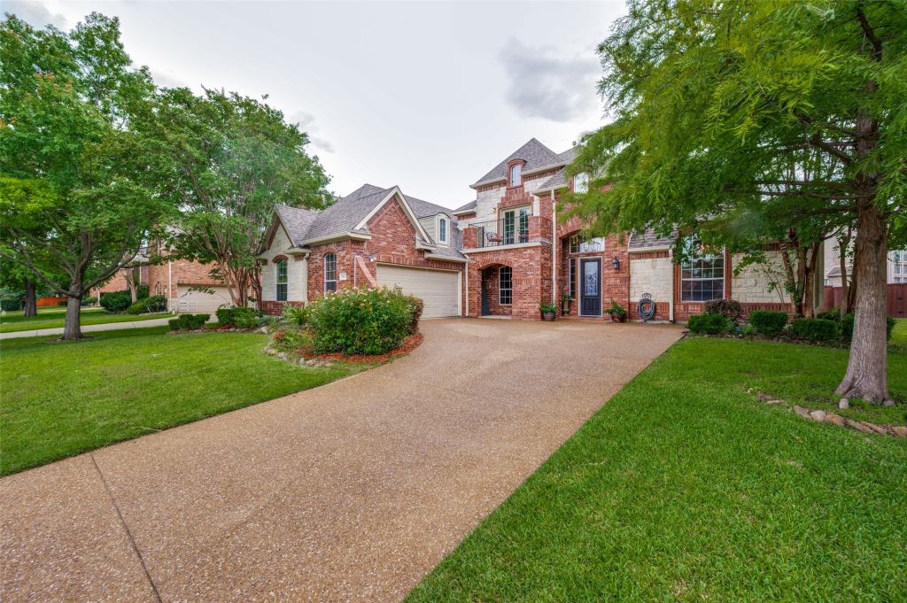 9617 Peachtree Lane