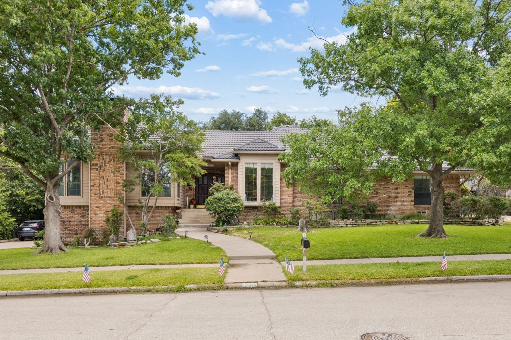 205 Balboa Street, Irving, TX 75062 — photo 1