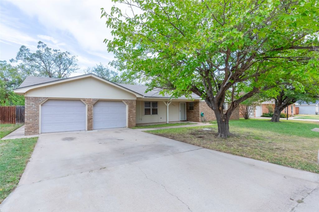 2966 Arrowhead Drive