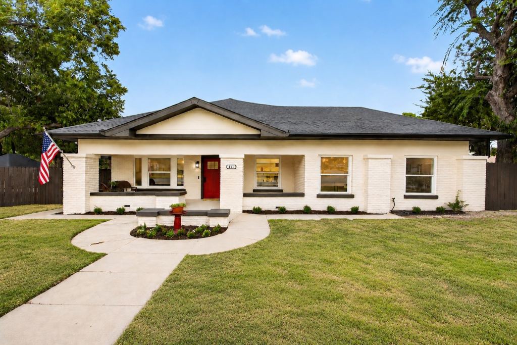 411 S Bowie Drive, Weatherford, TX 76086 — photo 1