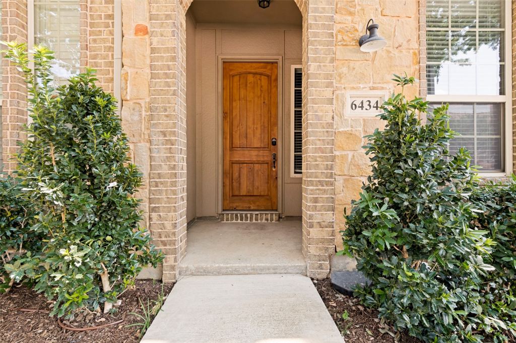 6434 Love Drive, Irving, TX 75039 — photo 1