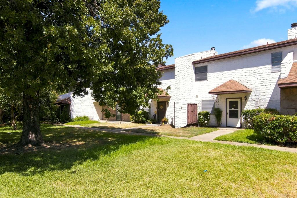 1725 E Grauwyler Road 138, Irving, TX 75061 — photo 1