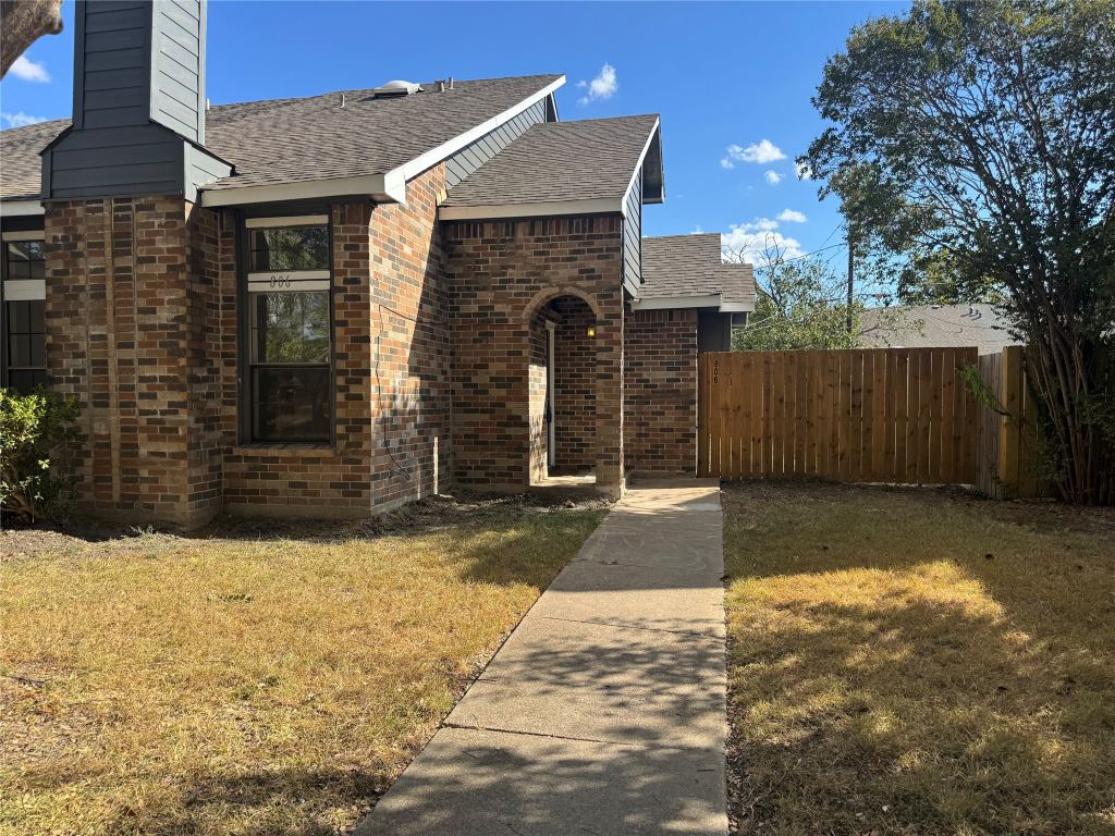 806 Binbrook Drive, Mesquite, TX 75149 — photo 1