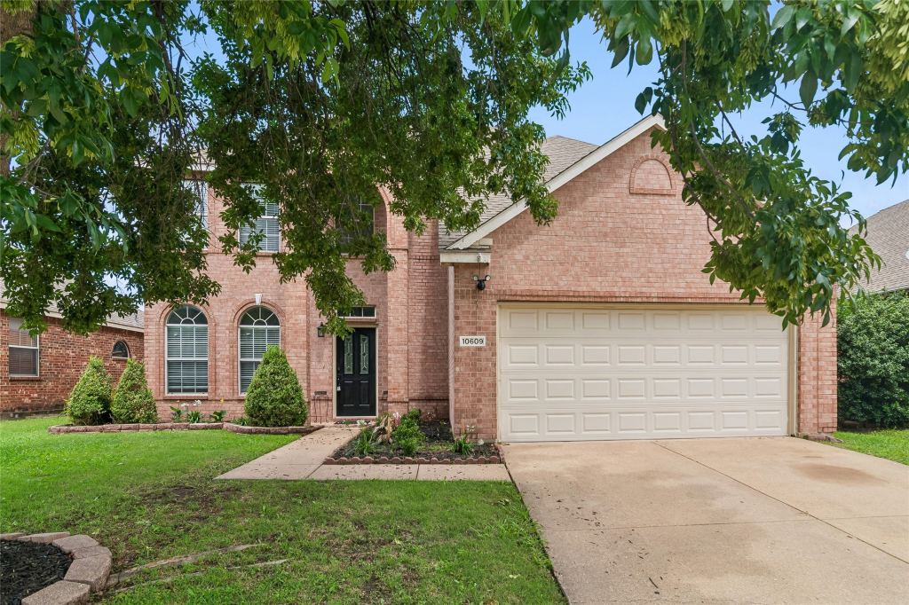10609 Augusta Lane, Rowlett, TX 75089 — photo 1