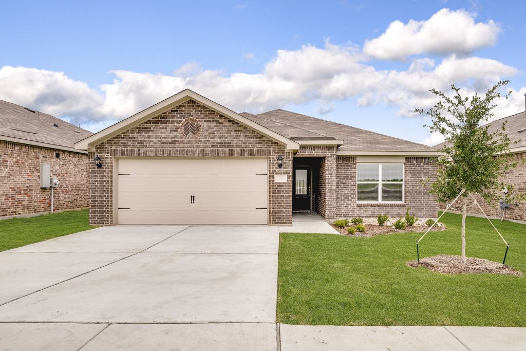 138 Condie Russell Avenue, Venus, TX 76084 — photo 1
