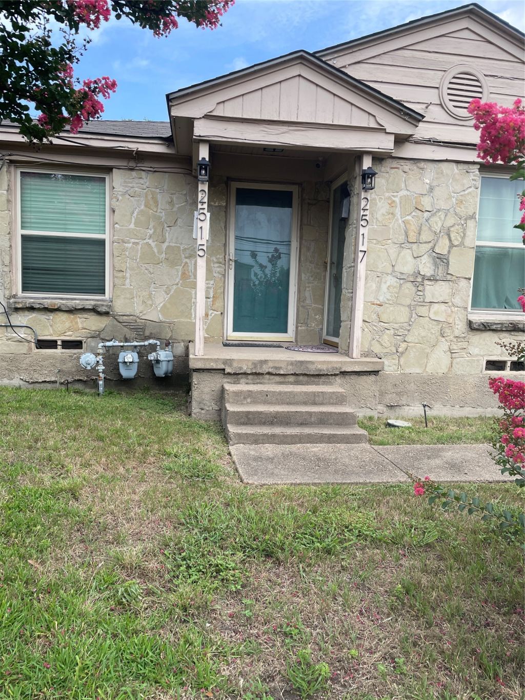 2517 Amelia, Dallas, TX 75235 — photo 1