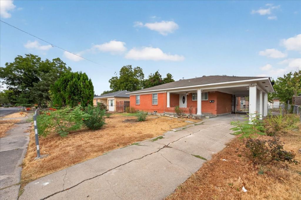 1919 Yucca Drive, Dallas, TX 75217 — photo 1