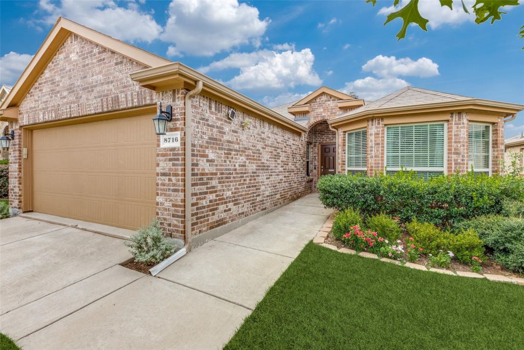 8716 Cowboy, Aubrey, TX 76227 — photo 1