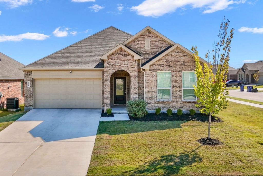 318 Sedalia Trail, Justin, TX 76247 — photo 1