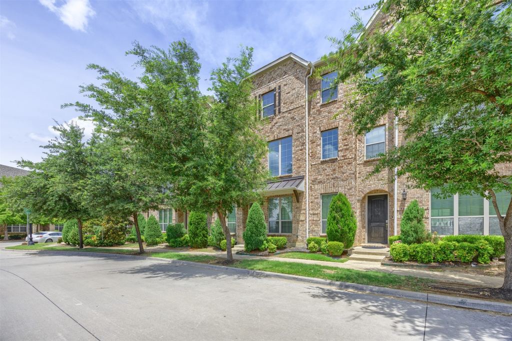 295 Scotia Street, Lewisville, TX 75056 — photo 1