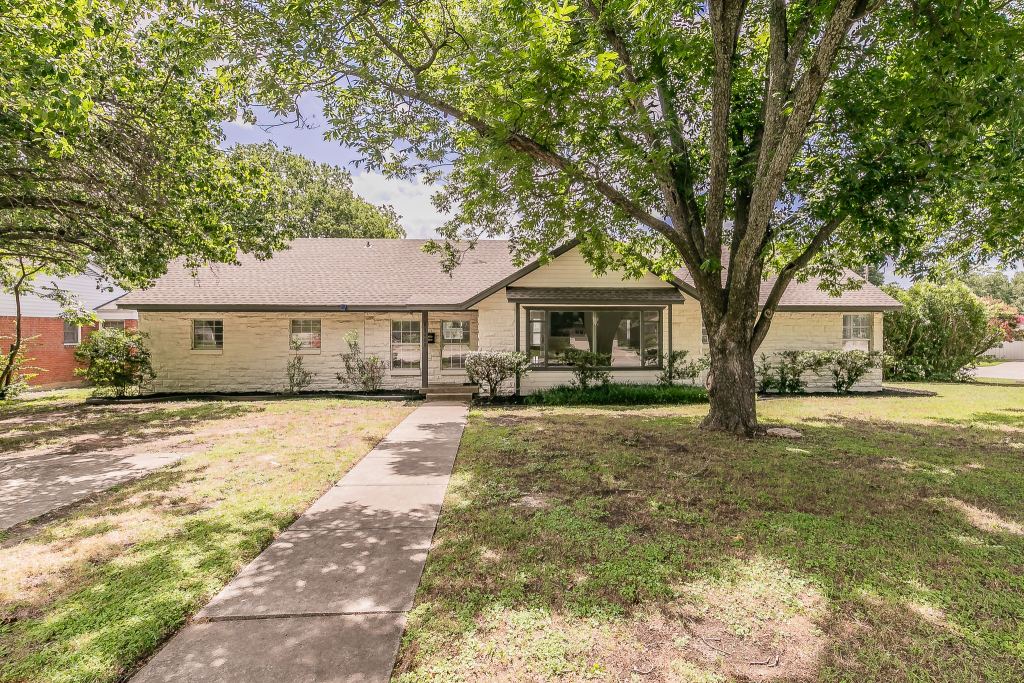 3909 Trail Lake Drive, Fort Worth, TX 76109 — photo 1