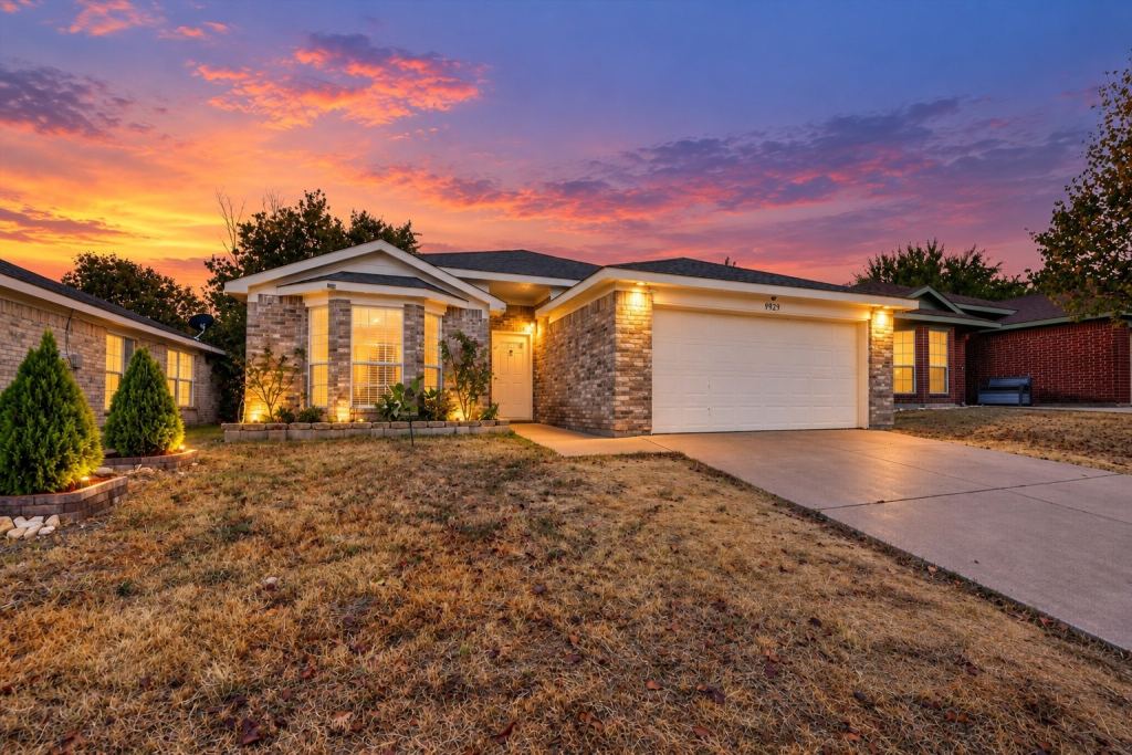 9929 Long Rifle Drive, Fort Worth, TX 76108 — photo 1