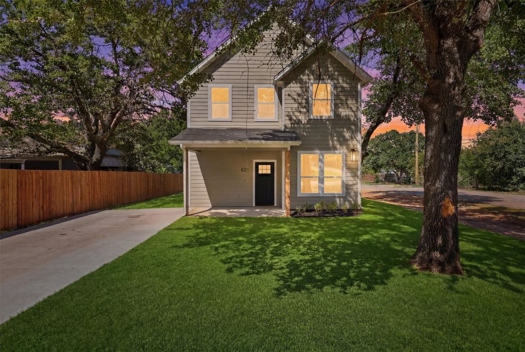 821 Harness Trail, Granbury, TX 76049 — photo 1