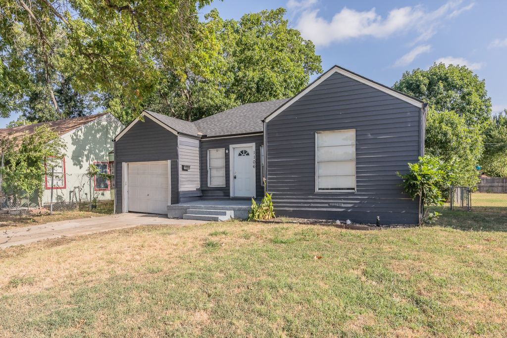 1106 Oak Street, Grand Prairie, TX 75050 — photo 1