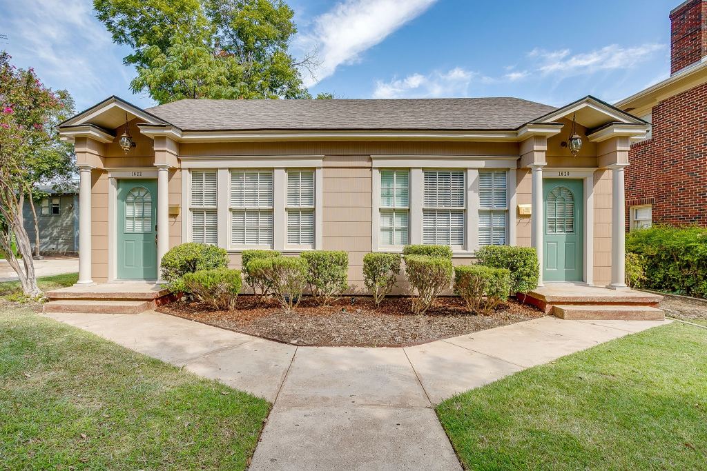 1622 Mistletoe Boulevard, Fort Worth, TX 76104 — photo 1