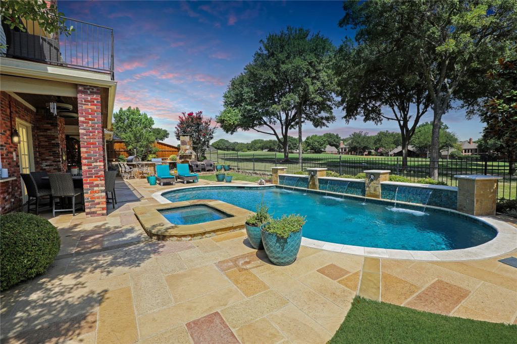 1204 Hills Creek Drive
