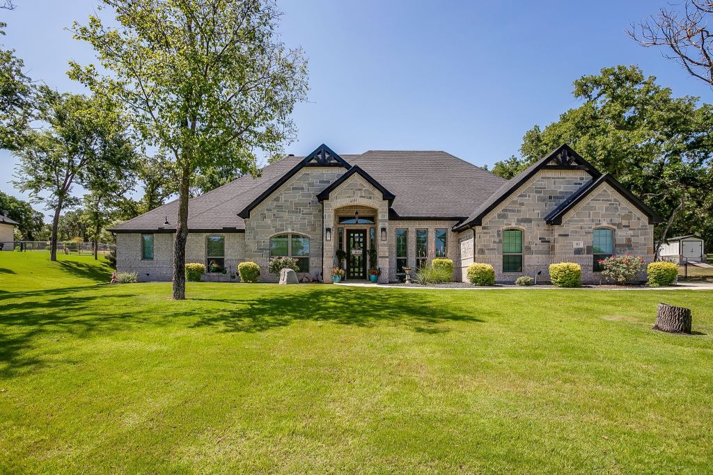1011 Glenoaks Drive, Weatherford, TX 76088 — photo 1