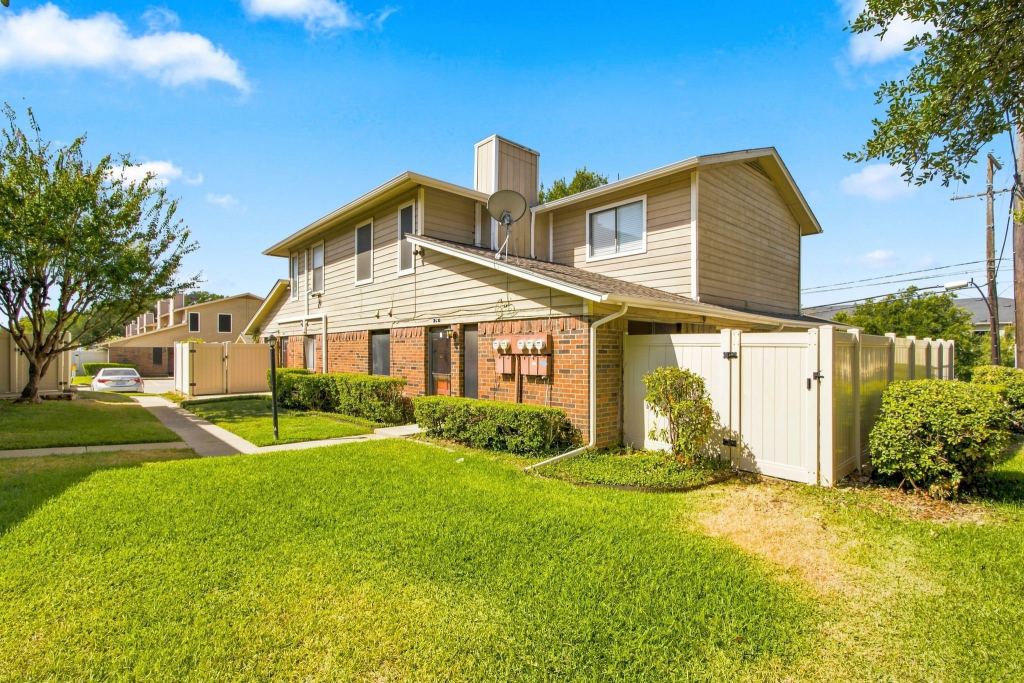 2240 Tarpley Road 74, Carrollton, TX 75006 — photo 1