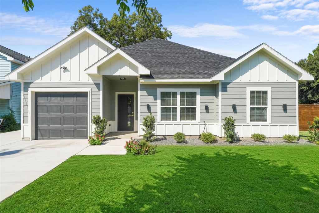 300 S 5th Street, Crandall, TX 75114 — photo 1