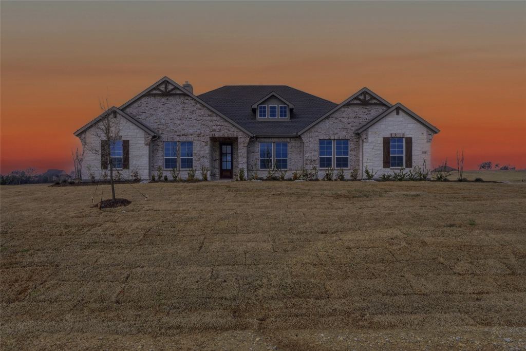 810 Valley Ridge Road, Van Alstyne, TX 75495 — photo 1