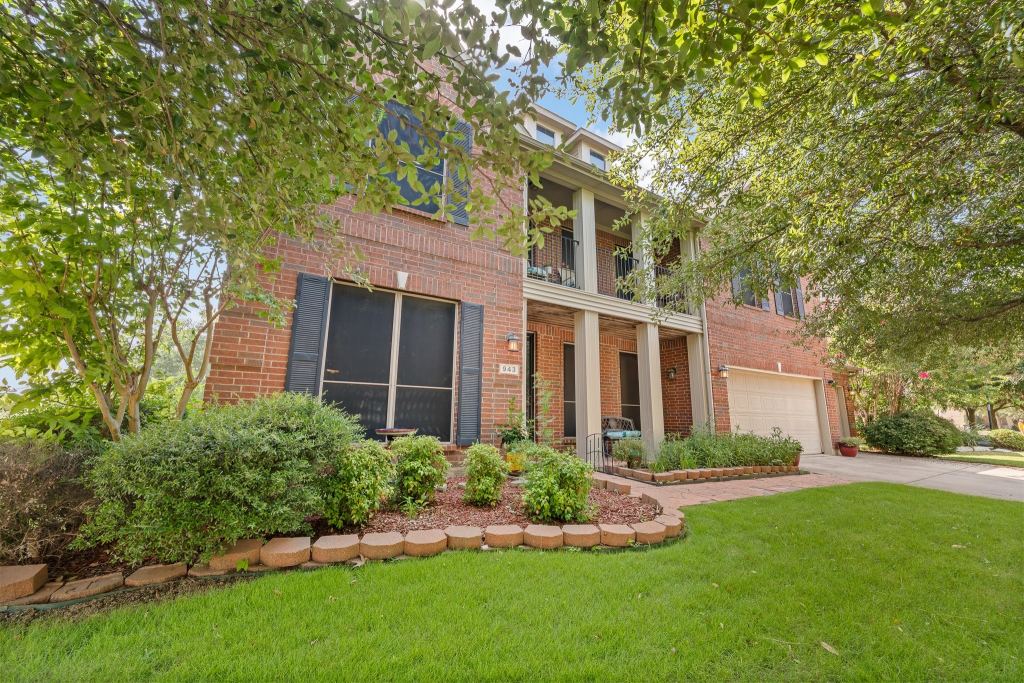 943 Monticello Drive, Burleson, TX 76028 — photo 1