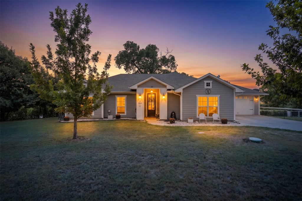 161 Laurie Lane, Waxahachie, TX 75165 — photo 1