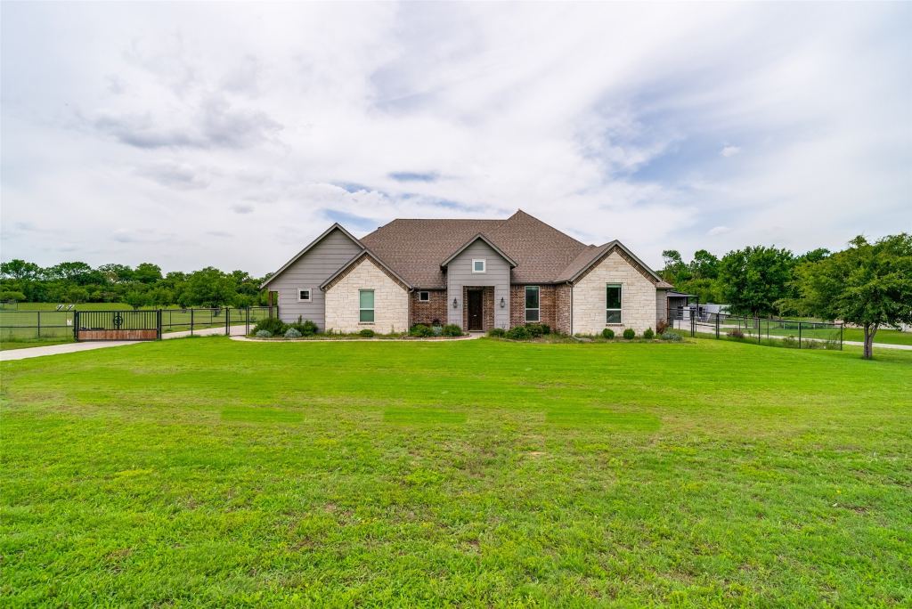 1013 Finney Drive, Weatherford, TX 76085 — photo 1