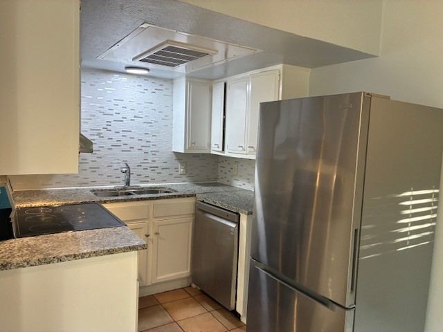 425 S Oak Street 101, Arlington, TX 76010 — photo 1
