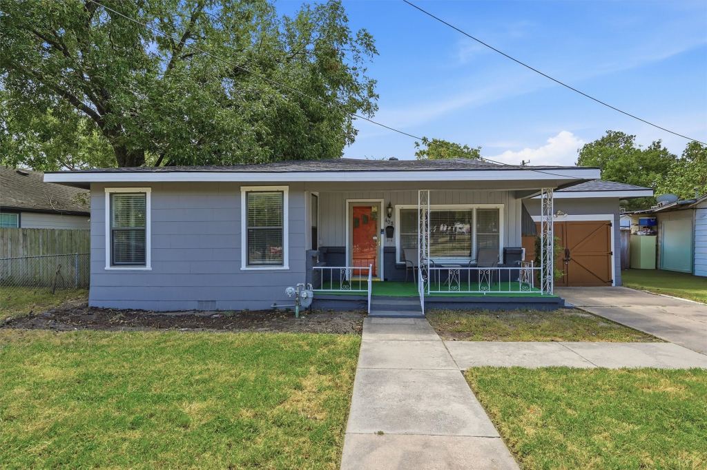 408 E Park Avenue, Sherman, TX 75090 — photo 1