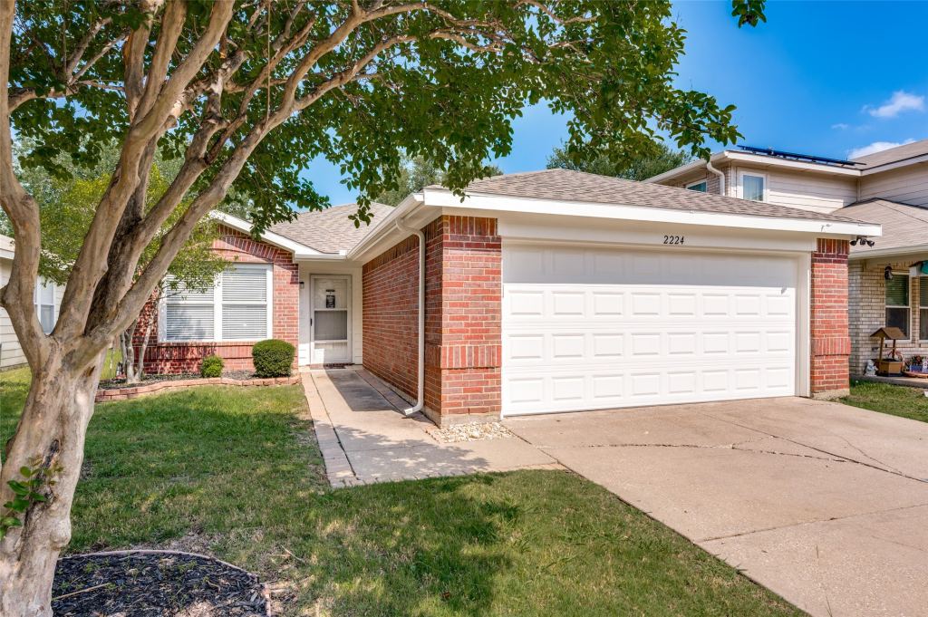 2224 Southway, Denton, TX 76207 — photo 1